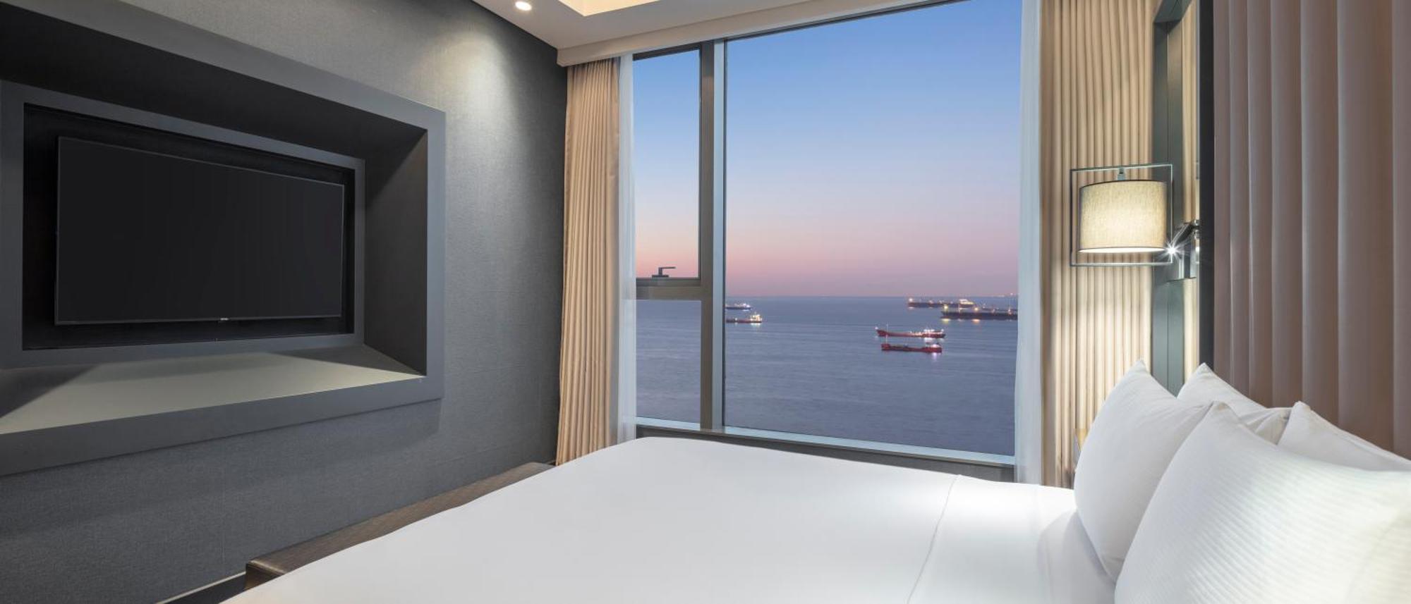فندق هيلتون إسطنبول باكيركوى اسطنبول المظهر الخارجي الصورة A bedroom at the hotel