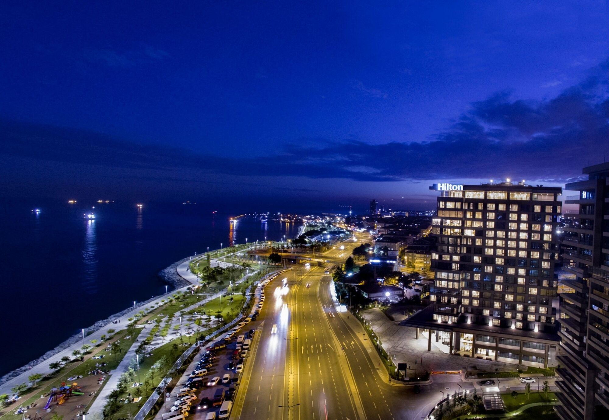 فندق هيلتون إسطنبول باكيركوى اسطنبول المظهر الخارجي الصورة Nikis Avenue